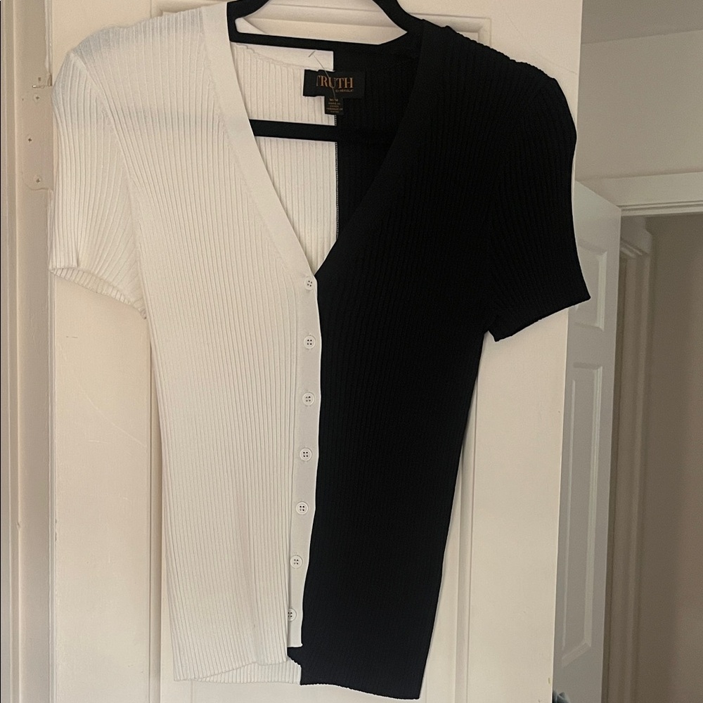 Truth Two-Tone Black and White Short Sleeve Cardigan
